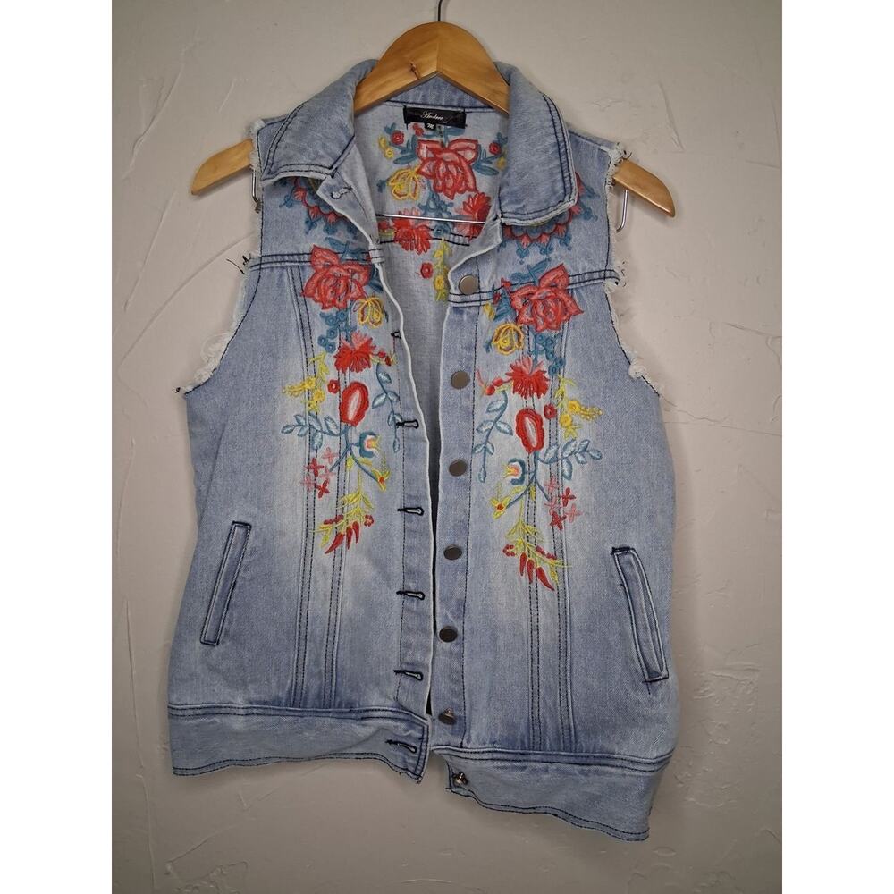 Andrée Embroidered Floral Denim Vest Women's Medium Light Wash Frayed Sleeveless - Picture 2 of 8